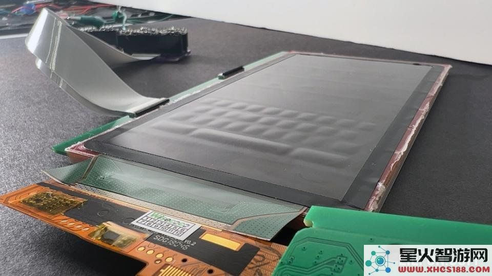 研究人员开发新技术，使触摸屏能模拟实体按键的真实触感，提升用户体验