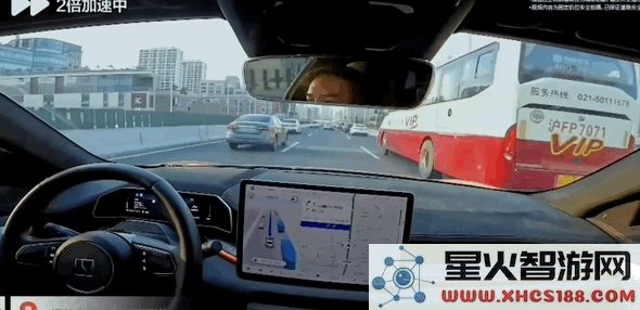 李书福2秒刷新超车记录，四轮电机助力实现原地掉头，无需更换轮胎挑战马斯克