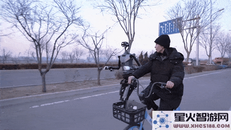 天工机器人：跨越百级阶梯，雪地迅疾奔跑，挑战人形机器人极限能力！